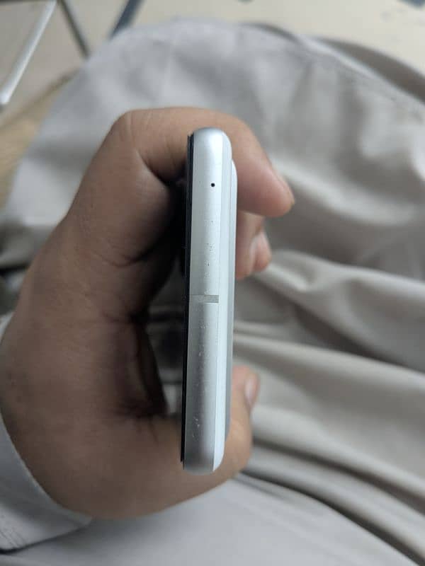 google pixel 7 approved white 2