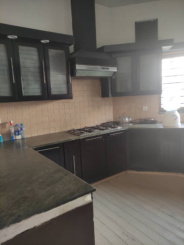 KANAL UPPER PORTION FULLY FURNISHED NEAR TO MARKET 6