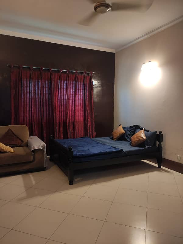 KANAL UPPER PORTION FULLY FURNISHED NEAR TO MARKET 12