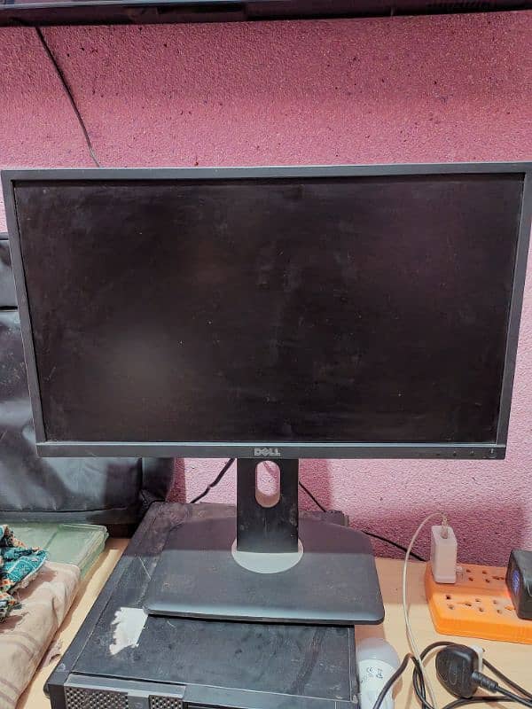 Dell P2217H 22 inches Widescreen LED IPS Display/Monitor 2