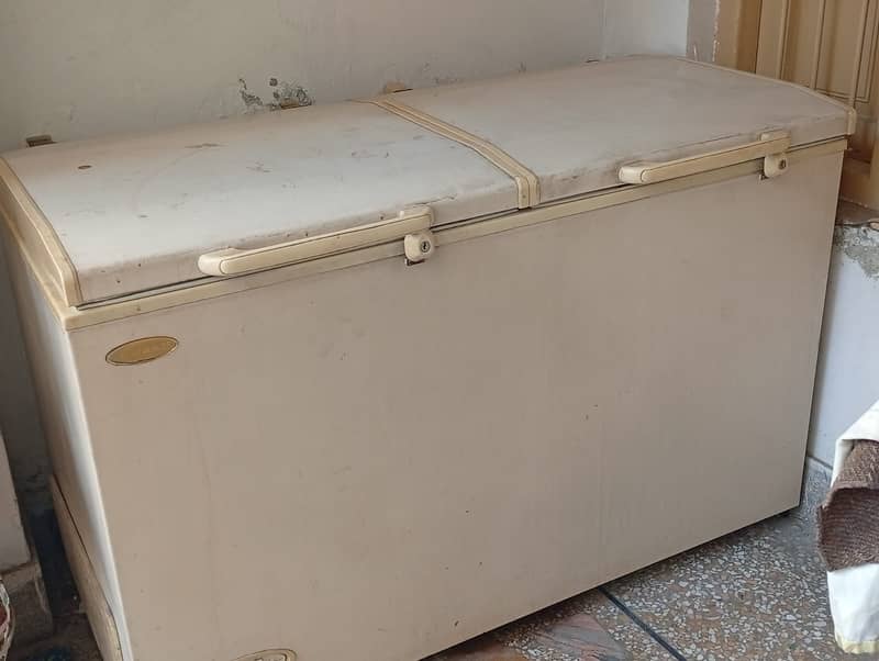 Used double door Deep Freezer (Waves ) 1