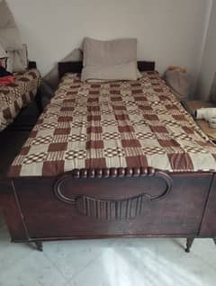 2 single bed with 2 single spring mattress