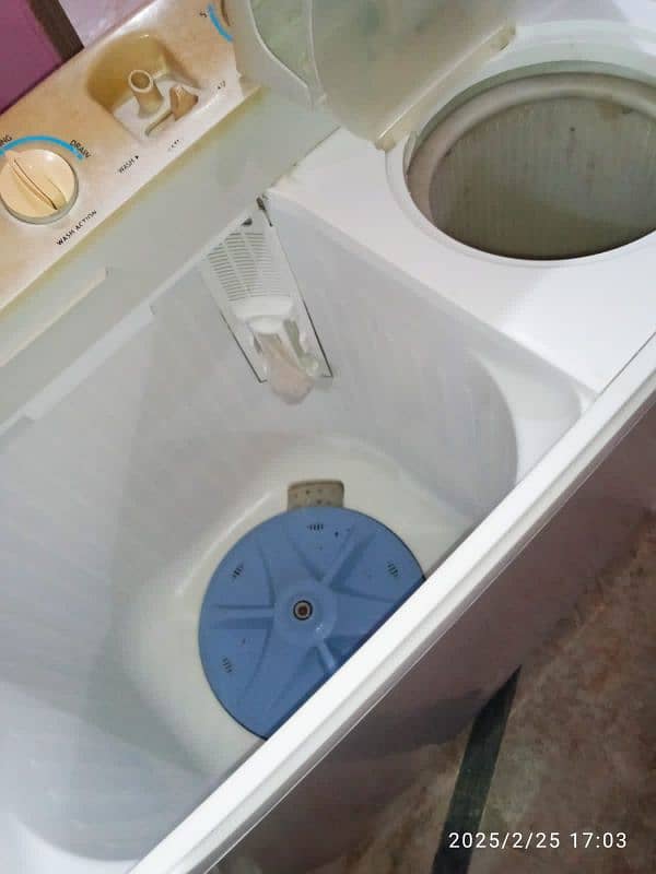 Dawlance washing machine twin tub model no: DW 5200 9