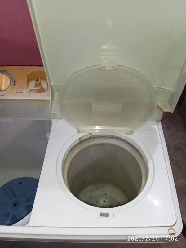 Dawlance washing machine twin tub model no: DW 5200 10