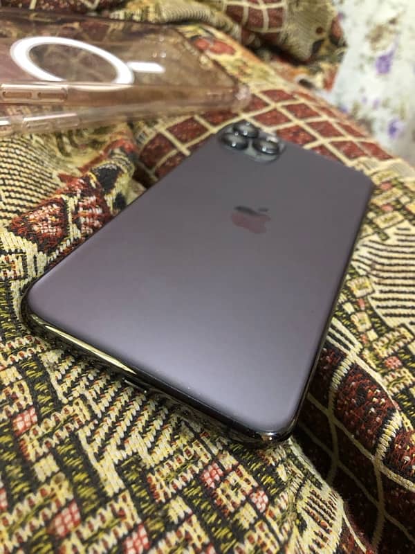 I phone 11pro max 256gb 1