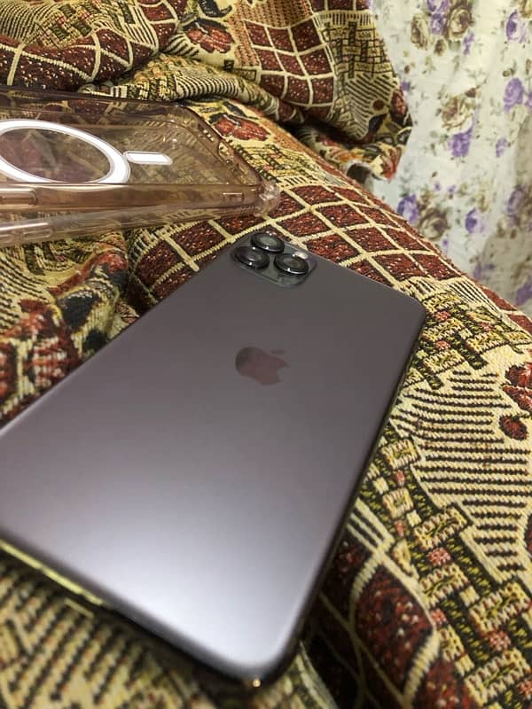 I phone 11pro max 256gb 2