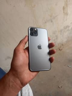 i phone 11 pro 265 Gb 10/10 condition battery health 100