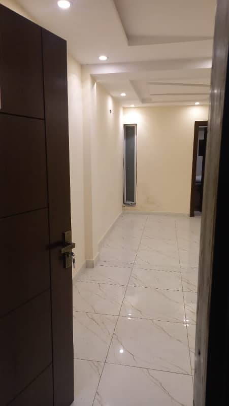 STUDIO LIKE A BRAND NEW GOOD EXCELLENT CONDITION IDEAL FLAT FOR RENT IN BAHRIA TOWN LAHORE 1