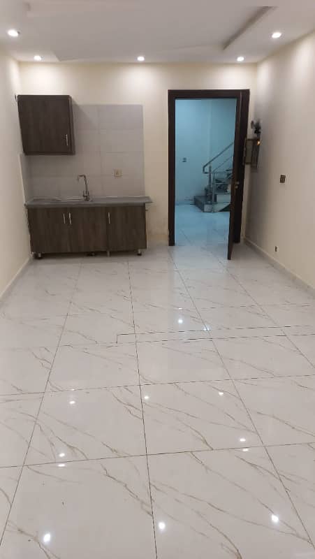 STUDIO LIKE A BRAND NEW GOOD EXCELLENT CONDITION IDEAL FLAT FOR RENT IN BAHRIA TOWN LAHORE 5