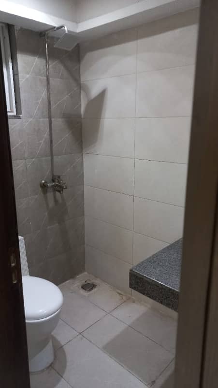 STUDIO LIKE A BRAND NEW GOOD EXCELLENT CONDITION IDEAL FLAT FOR RENT IN BAHRIA TOWN LAHORE 8