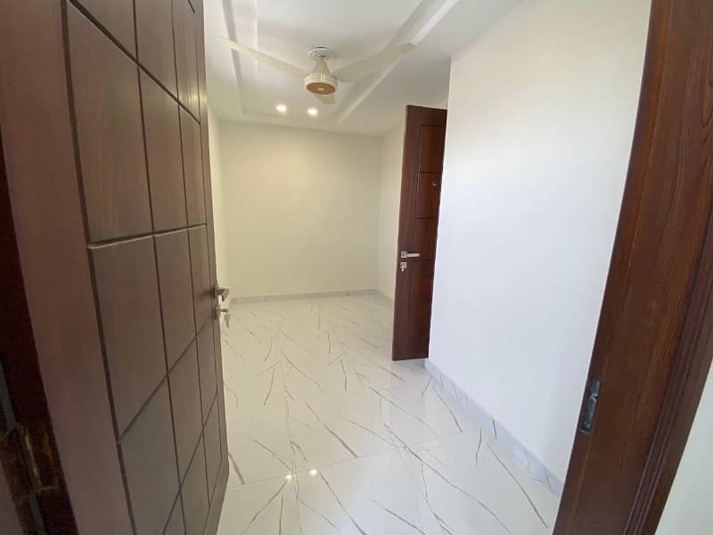 UPPER PORTION OF 10 MARLA LIKE A BRAND NEW LUXURY GOOD CONDITION HOUSE FOR RENT IN JASMINE BLOCK BAHRIA TOWN LAHORE 4