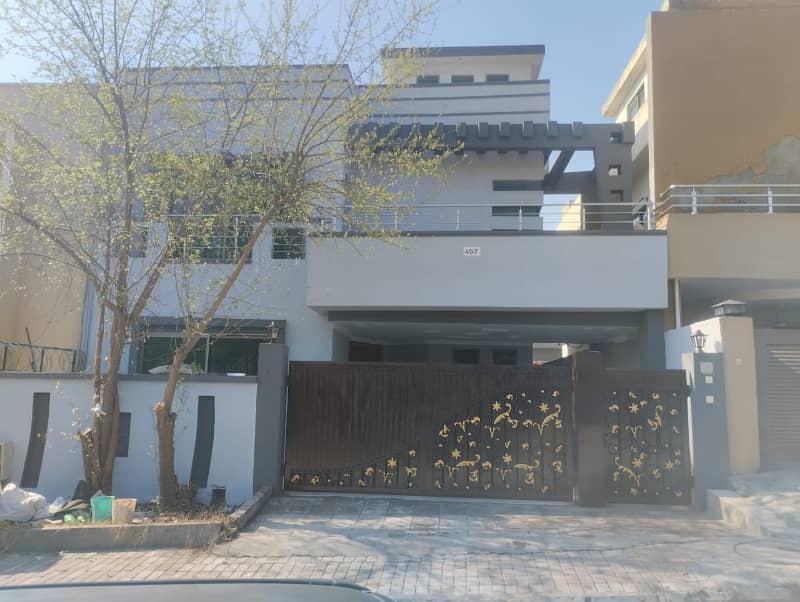 10 MARLA TOP LOCATION HOUSE AVAILABLE FOR RENT IN BAHRIA TOWN PHASE 7 0