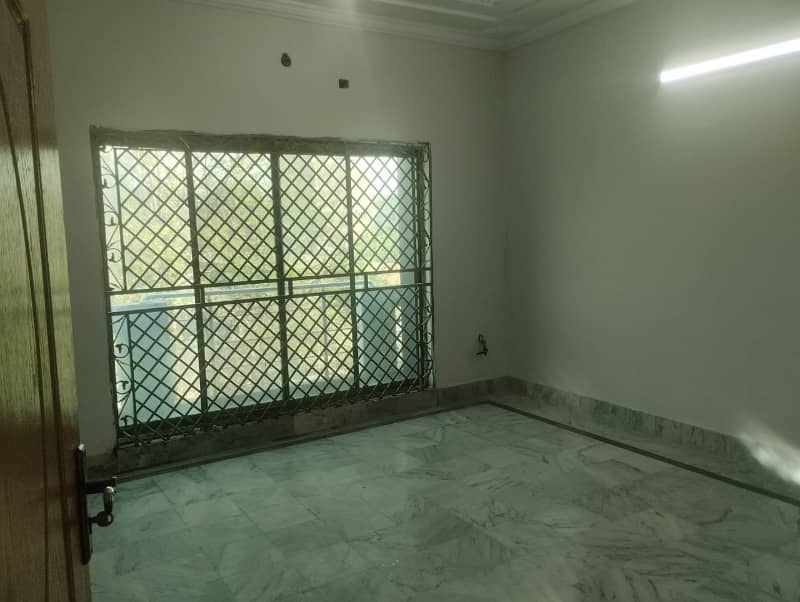 10 MARLA TOP LOCATION HOUSE AVAILABLE FOR RENT IN BAHRIA TOWN PHASE 7 4