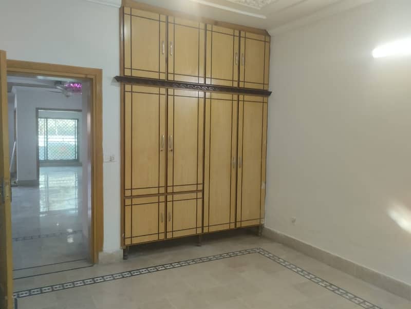 10 MARLA TOP LOCATION HOUSE AVAILABLE FOR RENT IN BAHRIA TOWN PHASE 7 9