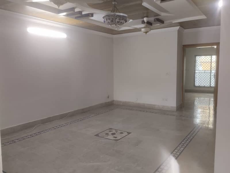 10 MARLA TOP LOCATION HOUSE AVAILABLE FOR RENT IN BAHRIA TOWN PHASE 7 19