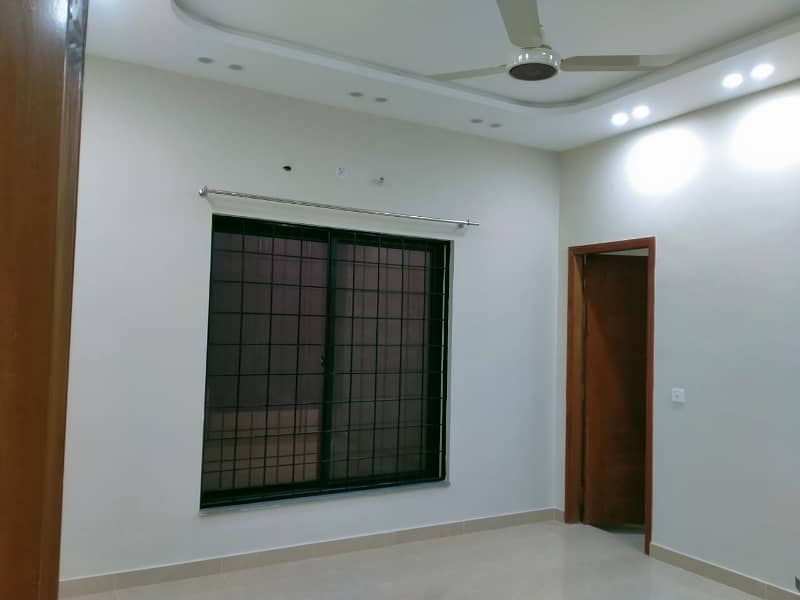 10 MARLA BRAND NEW CONDITION EXCELLENT GOOD UPPER PORTION HOUSE FOR RENT IN JANIPER BLOCK BAHRIA TOWN LAHORE 18