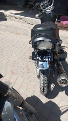 Honda 125 engine pack tyre new condition 10 by 10 registration Lahore