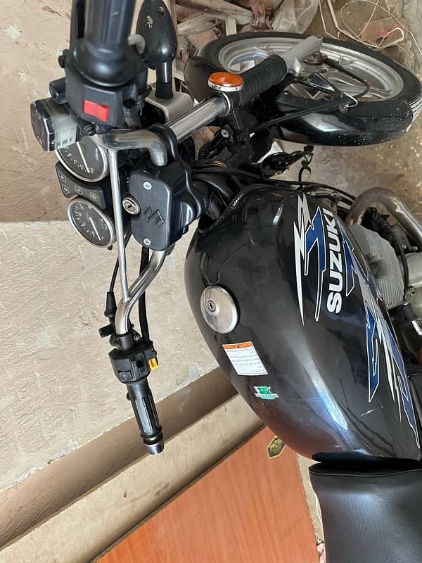 suzuki 150 gs se 2018 3