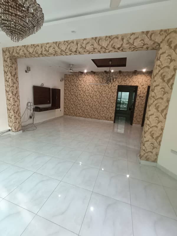 10 MARLA LIKE A BRAND NEW LUXURY GOOD CONDITION FULL HOUSE FOR RENT IN SHAHEEN BLOCK BAHRIA TOWN LAHORE 1