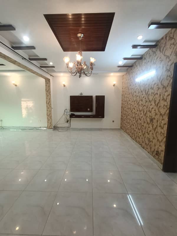 10 MARLA LIKE A BRAND NEW LUXURY GOOD CONDITION FULL HOUSE FOR RENT IN SHAHEEN BLOCK BAHRIA TOWN LAHORE 5