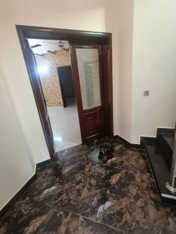 10 MARLA LIKE A BRAND NEW LUXURY GOOD CONDITION FULL HOUSE FOR RENT IN SHAHEEN BLOCK BAHRIA TOWN LAHORE 8