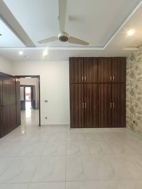 10 MARLA LIKE A BRAND NEW LUXURY GOOD CONDITION FULL HOUSE FOR RENT IN SHAHEEN BLOCK BAHRIA TOWN LAHORE 9