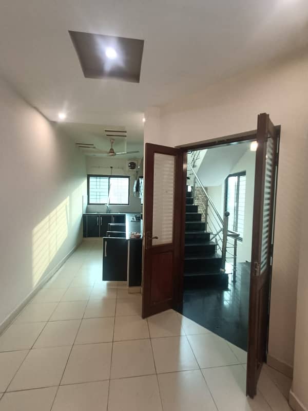 10 MARLA LIKE A BRAND NEW LUXURY GOOD CONDITION FULL HOUSE FOR RENT IN SHAHEEN BLOCK BAHRIA TOWN LAHORE 23