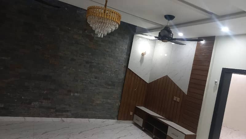 10 MARLA LIKE A BRAND NEW CONDITION EXCELLENT GOOD IDEAL HOUSE FOR RENT IN JASMINE BLOCK BAHRIA TOWN LAHORE 16