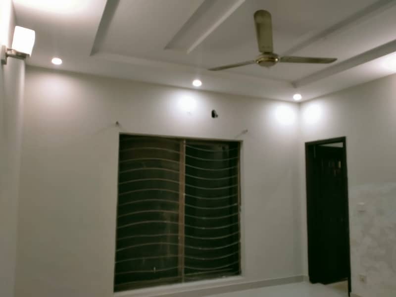 UPPER PORTION OF 10 MARLA GOOD EXCELLENT CONDITION HOUSE FOR RENT IN OVERSEAS A BLOCK BAHRIA TOWN LAHORE 9