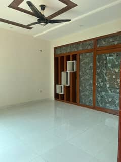 10 MARLA LIKE A NEW PORTION UPPER LOWER LOCKED EXCELLENT HOUSE FOR RENT IN JOHAR BLOCK BAHRIA TOWN LAHORE