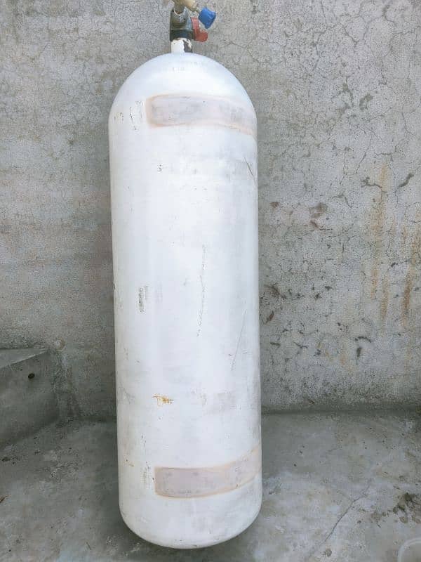 LPG. CNG Gas Cylinder+ LpG kit 1 week used 2