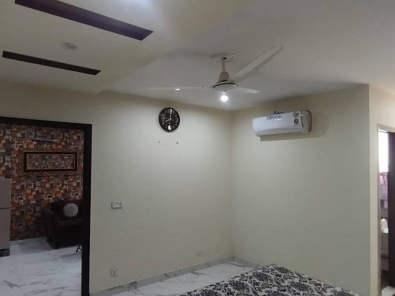 1 BED FULLY FURNISHED FULL LUXURY IDEAL GOOD EXCELLENT FLAT FOR RENT IN BAHRIA TOWN LAHORE 4