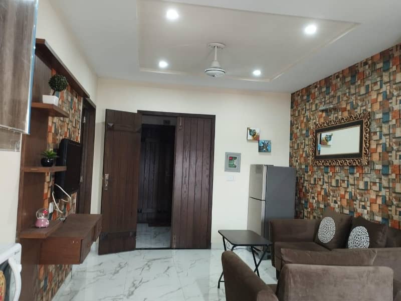 1 BED FULLY FURNISHED FULL LUXURY IDEAL GOOD EXCELLENT FLAT FOR RENT IN BAHRIA TOWN LAHORE 5