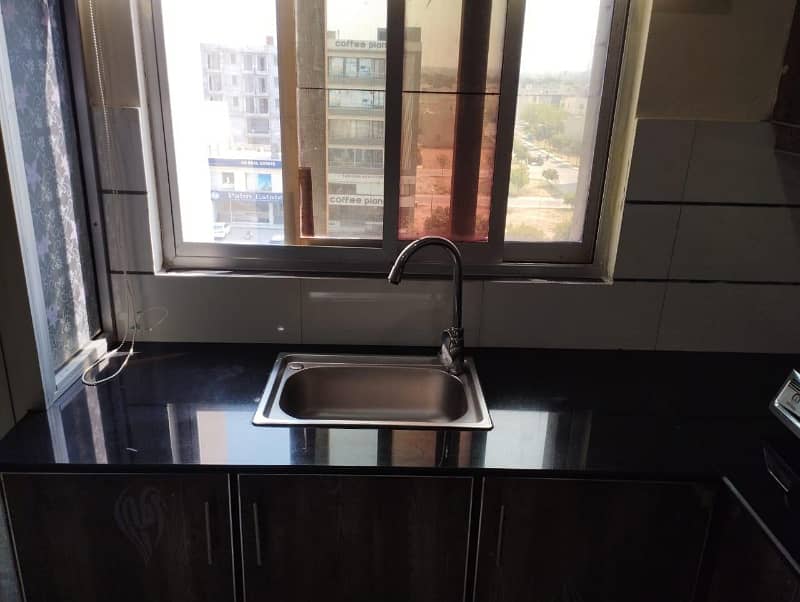 1 BED FULLY FURNISHED FULL LUXURY IDEAL GOOD EXCELLENT FLAT FOR RENT IN BAHRIA TOWN LAHORE 8