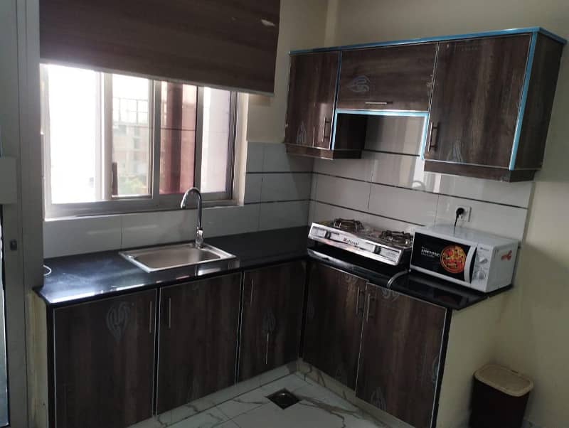 1 BED FULLY FURNISHED FULL LUXURY IDEAL GOOD EXCELLENT FLAT FOR RENT IN BAHRIA TOWN LAHORE 10