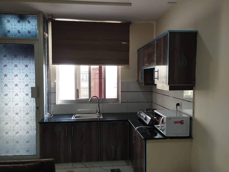 1 BED FULLY FURNISHED FULL LUXURY IDEAL GOOD EXCELLENT FLAT FOR RENT IN BAHRIA TOWN LAHORE 12