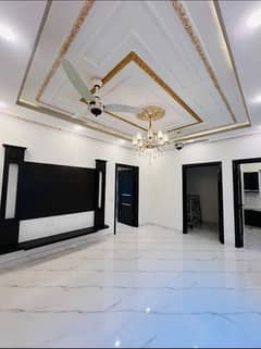 10 Marla House For Rent In Paragon City Lahore