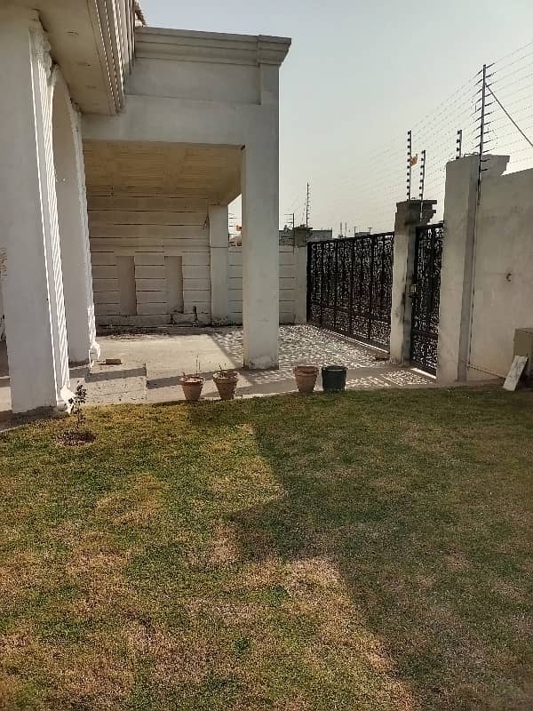 E-18 HECHS Health Enclave Islamabad 1 Kanal Luxurious Corner House 34