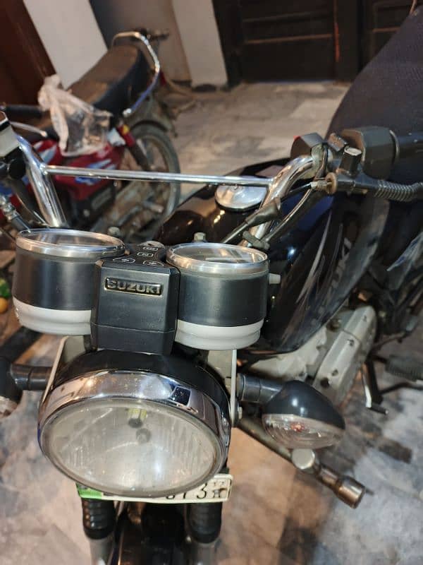 Suzuki GS 150 SE SELF START 3