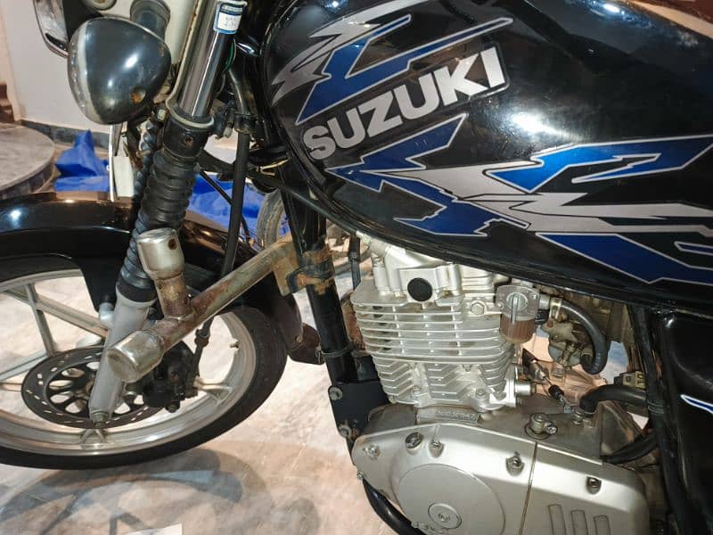 Suzuki GS 150 SE SELF START 6