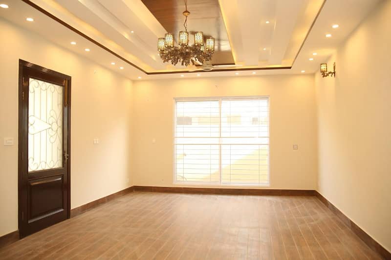 9 Marla fully finished Brand new House for sale in Nazeer Garden 1