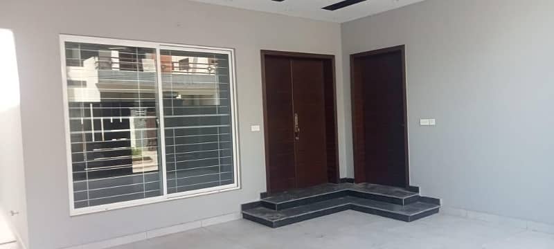 9 Marla fully finished Brand new House for sale in Nazeer Garden 11