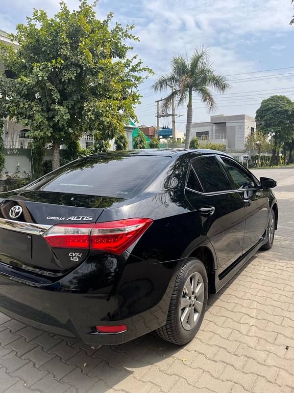 Toyota Corolla Altis 1.8  2016 End 4