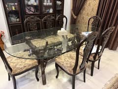 dining table with eight chair good condition chinute