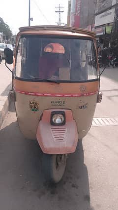 enjen 32000 ka Kuch den pehlay krwaya hi bilkul bfit hi riksha