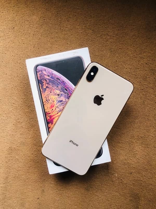 iphone xs max 256gb with box Pta approved official brand new condition 0