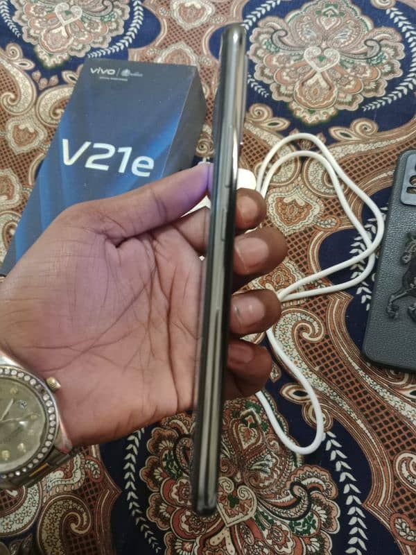 Vivo V21 e 1