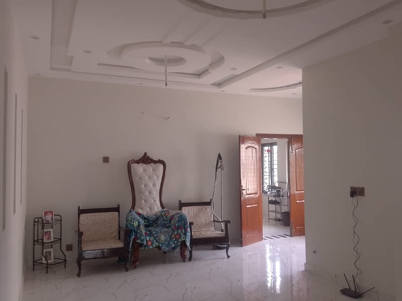 Orignal pic10 marla upper portion for rent in uet housing society 0