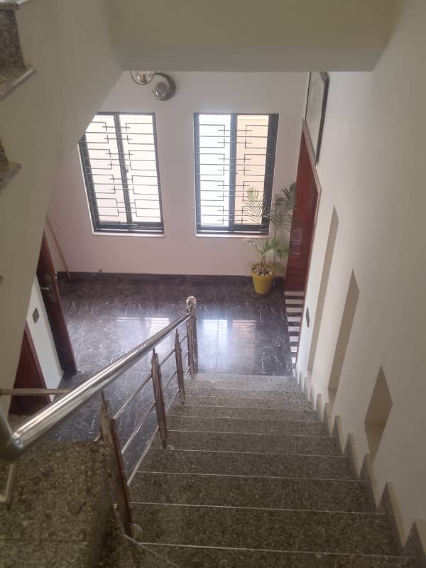 Orignal pic10 marla upper portion for rent in uet housing society 1