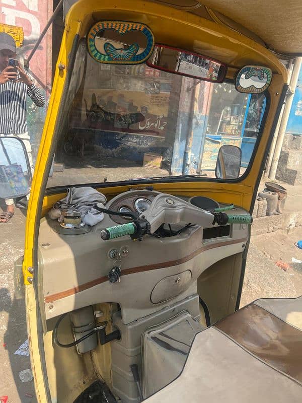 CNG AUTO RIKSHAW FOR SALE 1